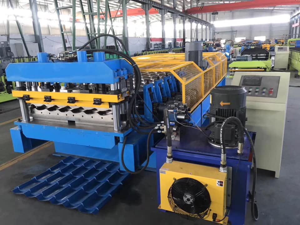 Roofing tile steel forming machine