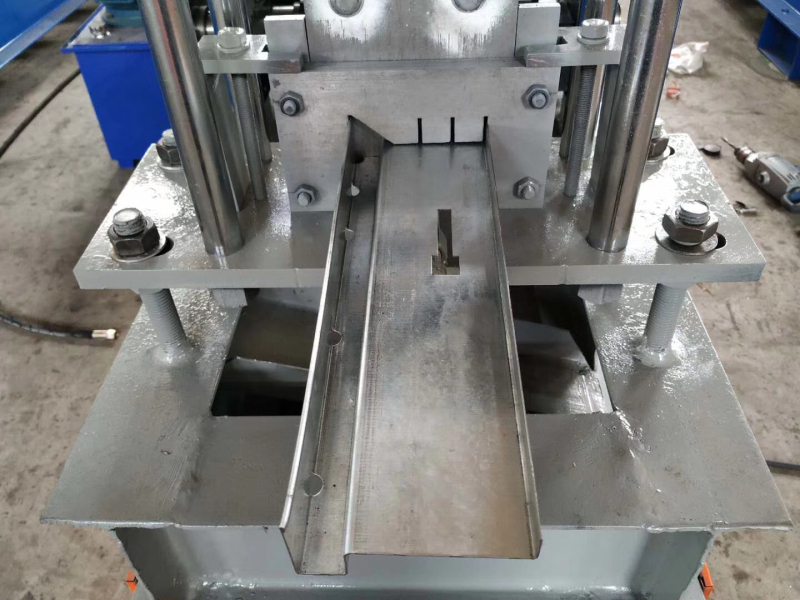 How Is The Roll Forming Machine Operated And Maintained?